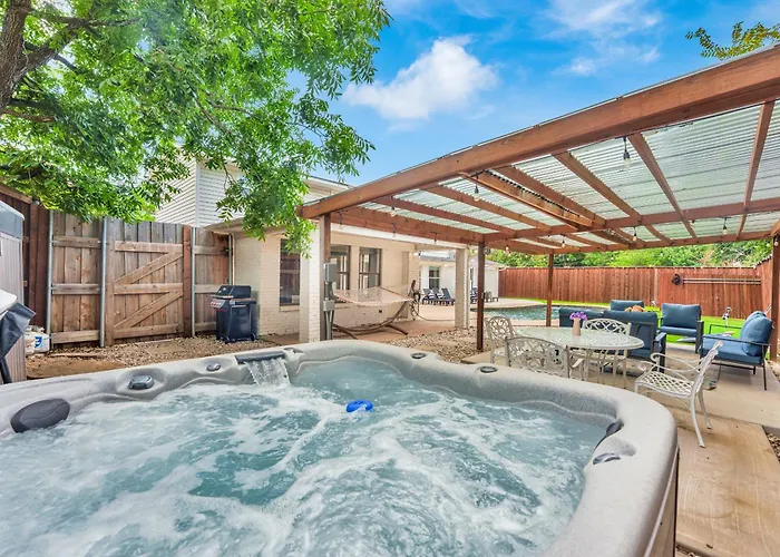 Spacious Sleeps 20 With Heated Pool Hottub By Stockyards Dfw