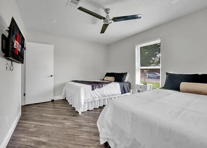 Spacious Sleeps 20 With Heated Pool Hottub By Stockyards Dfw
