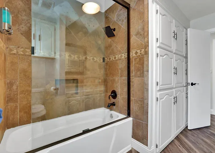 Vakantiehuis Spacious Sleeps 20 With Heated Pool Hottub By Stockyards Dfw Fort Worth