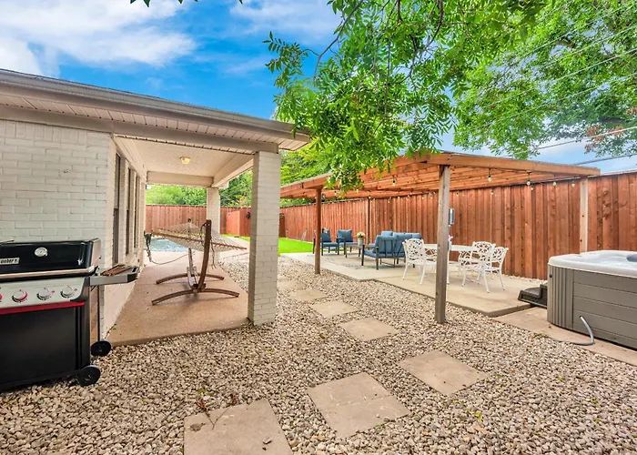 Spacious Sleeps 20 With Heated Pool Hottub By Stockyards Dfw *