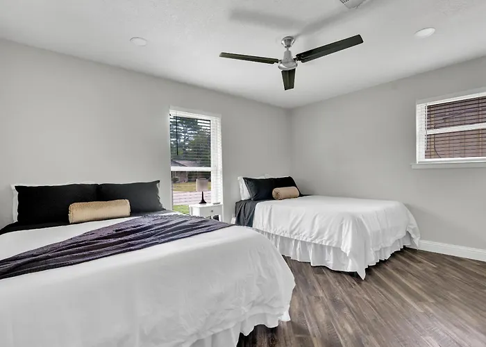 Spacious Sleeps 20 With Heated Pool Hottub By Stockyards Dfw