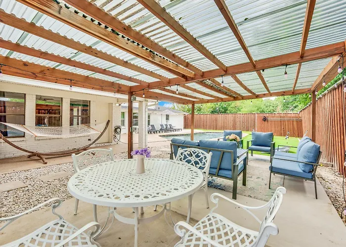 Vakantiehuis Spacious Sleeps 20 With Heated Pool Hottub By Stockyards Dfw Fort Worth