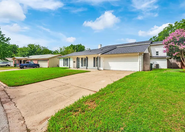 Vakantiehuis Spacious Sleeps 20 With Heated Pool Hottub By Stockyards Dfw Fort Worth