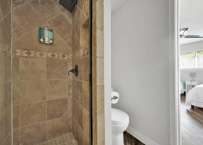 Spacious Sleeps 20 With Heated Pool Hottub By Stockyards Dfw Vakantiehuis