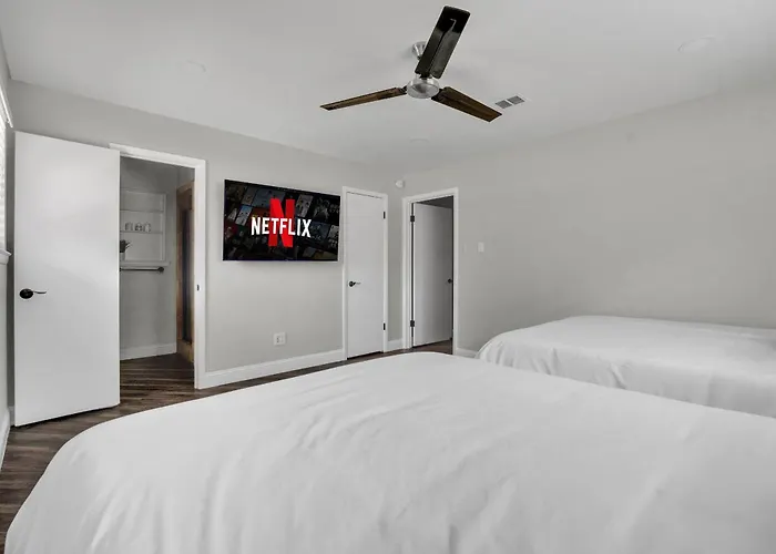 Spacious Sleeps 20 With Heated Pool Hottub By Stockyards Dfw * Fort Worth